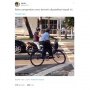 Tak Ingin Menapak ke Tanah, Aksi Pengendara Sepeda Ini Bikin Ngakak