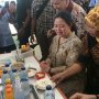 Jalan-jalan Keliling DPR, Puan Akhirnya Makan Tongseng di Pujasera