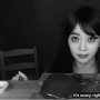 YouTuber Korea ini Nekat Makan Hati Mentah, Apa Bahayanya?