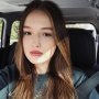 Gaya Stylish Maddison Brown yang Bikin Liam Hemsworth Kesengsem