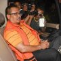 Tangan Diborgol dan Pakai Rompi Oranye, Bupati Indramayu Ditahan KPK