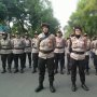 Bergerak ke Istana, Mahasiswa Pendemo Jokowi Dihadang Polwan Berhijab