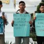 Namanya Dibawa-bawa saat Demo, Awkarin Pamer DM IG ke Fans Ketua BEM UGM