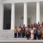 Jokowi Gelar Acara Perpisahan, Puan hingga Yasonna Ikut Foto Bersama