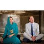 Kunjungi Masjid di Pakistan, Kate Middleton Tampil Anggun Berkerudung