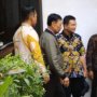 9 Hari Dirawat Plus Operasi, Wiranto Tampak Jalan Kaki Tinggalkan RSPAD