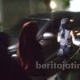 Terjaring Razia, Dua Cewek Seksi Pungunjung Karaoke Ini Positif Pakai Sabu