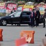 Jokowi Turun dari Mobil Sapa Relawan
