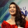 Blak-blakan Iis Dahlia Soal Olahraga di Kasur