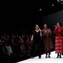 Gandeng Reza Rahadian, Oscar Lawalata Hadirkan Wastra Nusantara di JFW 2020