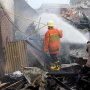 Permukiman Padat Penduduk di Jalan Anyer Terbakar
