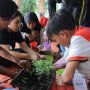 Serunya Traveling Sambil Berkebun dengan Anak Jalanan