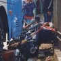 Hindari Razia Polisi, Pemotor Ini Tabrak Bus TransJakarta