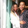 Plasenta Lemah, Chrissy Teigen Curhat Alami Komplikasi Kehamilan