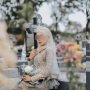 Viral Foto Pengantin di Makam, Wanita Ini Ungkap Fakta di Baliknya