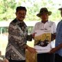 Menteri Pertanian Panen Padi  di Karawang Bersama Moeldoko
