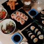 Berkonsep DIY, Resto Jepang Maki-San Bikin Sushi dan Salad Sendiri