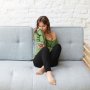 Perempuan Suka Pakai Pakaian Pasangan, Ini Dia 5 Manfaat Psikologisnya