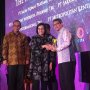 Sri Mulyani dan Ditjen Pajak Beri Penghargaan ke Adaro Energy