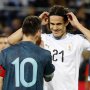 Dari Adu Mulut, Messi Ditantang Berkelahi Edinson Cavani