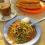 Menyantap Nikmatnya Mie Lendir, Makanan Khas Melayu di Pantai Tanjungbemban