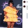 Tas Mungil Lizzo Berhasil Curi Perhatian di Red Carpet AMAs 2019