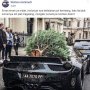Heboh Ferrari Angkut Pohon Natal, Warganet Malah Fokus Lihat Plat Polisinya