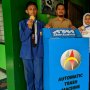 Keren, Dua Pelajar SMP Ini Bikin ATM Sampah Plastik Berbasis Internet