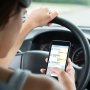 Main Gadget Sambil Jalan Bisa Tingkatkan Risiko Cedera, Ini Temuan Studi