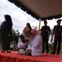 Tak Becus Cambuk 33 Pelaku Zina, Pejabat Kejari: Tolong Ganti Algojonya!