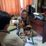 Tarik Baju hingga Kaki Digigit, Aksi Heroik Bumil Bikin Penjambret Keok