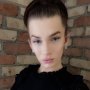 Cantiknya Mirip Bella Hadid, Ini Transgender yang Terobsesi Mirip Boneka