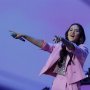 Tampil Anggun, Raisa Hipnotis Penonton di Konser 'Transmedia Miracle 18'