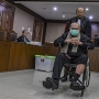 Pakai Kursi Roda, Kivlan Zen Hadiri Sidang