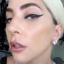 Lady Gaga Pamer Wajah Tanpa Makeup, Alisnya Hilang!