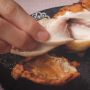 Resep Ayam Goreng Renyah dan Kriuk ala KFC, Cobain Deh!