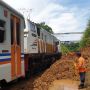Pasca Longsor di Ruas Cigombong, Jalur Kereta Bogor-Sukabumi Kembali Normal