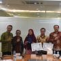 Penyerahan Penghargaan Logo Baru BNP2TKI Jadi BP2MI