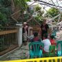 Warga Radio Dalam Gotong Royong Bantu Evakuasi Material BTS RRI Roboh