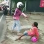 Tak Dapat Uang dari Hasil Meminta-minta, Pengemis Digebuki Istri di Jalanan