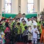Keceriaan Anak-anak Ikuti Misa Natal