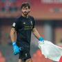 5 Hits Bola: Penampilan Baru Alisson Becker Bikin Pangling