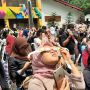 Warga Melongok Kagum Lihat Gerhana Matahari dari Teleskop di Planetarium