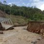 Ngeri! Jembatan Putus Diterjang Banjir Bandang