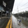 Banjir Mulai Surut, Stasiun Tanah Abang Kembali Layani Perjalanan KRL