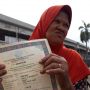 Kisah Heroik Emak Legiyah Selamatkan Ijazah SMA Anaknya di Tengah Banjir