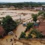 Air Sungai Ciberang Naik, Warga Lebak Panik Berlarian