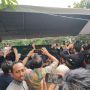 Ratusan Pelayat Sesaki Pemakaman Yunahar Ilyas di Karangkajen