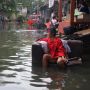 Banjir Jakarta Disebut Surut Sepenuhnya, Ratusan Warga Masih Mengungsi