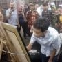 Gelar Pameran Tunggal, Pelukis Penyandang Disleksia Bawa Tema Perahu Pinisi